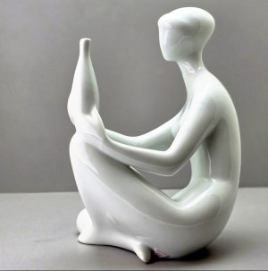 Dziewczyna z wazonem - porcelanowa figurka Royal Dux - Czechosłowacja lata 60-te