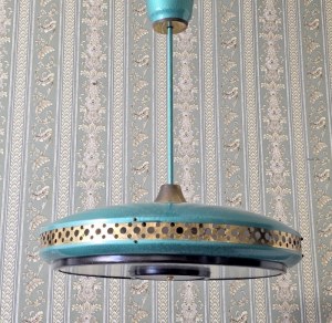 Lampa sufitowa UFO w stylu Space Age - Bratysława lata 50-te