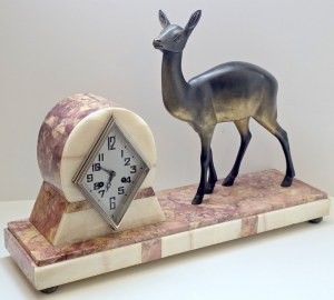 Zegar kominkowy Art Deco z figurą sarny