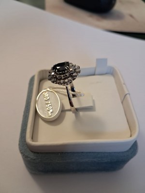 BAGUE EN OR AVEC SAPHIR ET DIAMANTS