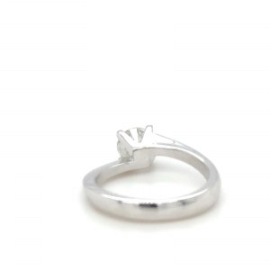 3.93 GR NATURAL WHITE GOLD RING WITH DIAMONDS - RNG40904