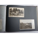 ALBUM ZDJĘCIA WOJSKOWE, PRAWDOPODOBNIE PARK NAPRAWY ARTYLERII W KRAKOWIE, LATA 1916-1918, PONAD 60 ZDJĘĆ, RÓŻNE FORMATY, ARMATY, KONIE, ŻOŁNIERZE, BUDYNKI, ZDJĘCIA CZĘŚCIOWO PODPISANE, ZDJĘCIA GRUPOWE, ZDJĘCIA WYCIĄGANE Z ALBUMU