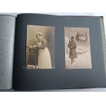 ALBUM ZDJĘCIA WOJSKOWE, PRAWDOPODOBNIE PARK NAPRAWY ARTYLERII W KRAKOWIE, LATA 1916-1918, PONAD 60 ZDJĘĆ, RÓŻNE FORMATY, ARMATY, KONIE, ŻOŁNIERZE, BUDYNKI, ZDJĘCIA CZĘŚCIOWO PODPISANE, ZDJĘCIA GRUPOWE, ZDJĘCIA WYCIĄGANE Z ALBUMU
