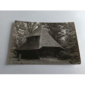 POCZTÓWKA PRL SANOK MUZEUM BUDOWNICTWA LUDOWEGO CERKIEWKA Z ROSOLINA