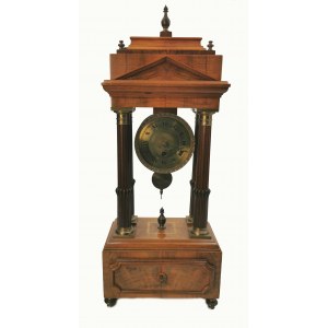 Horloge de portique, éclectique