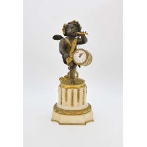 Mantel clock with putti