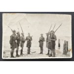 HARCERSTWO. Ćwiczenia na plaży. Zestaw 4 fotografii. [po 1945]