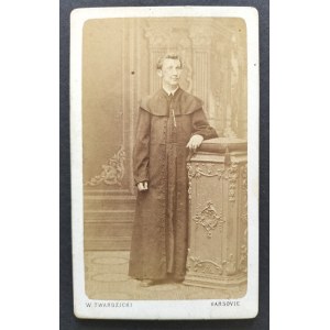 Cardboard photograph. Priest. [19th century]