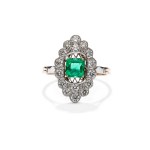 Ring with Colombian emerald and diamonds, circa mid-20th century jewelry, pr. "0.950" platinum, pr. "0.585" gold