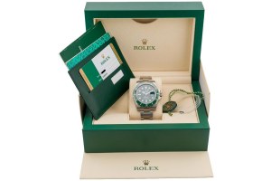 Watches - Rolex Submariner Date 