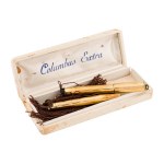 Pens - Columbus Extra. Columbus Extra plaque in gold...
