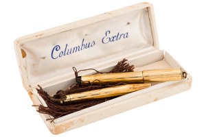 Pens - Columbus Extra. Columbus Extra plaque in gold...