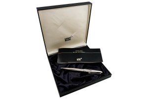 Pens - Montblanc. Classique ballpoint pen in steel...