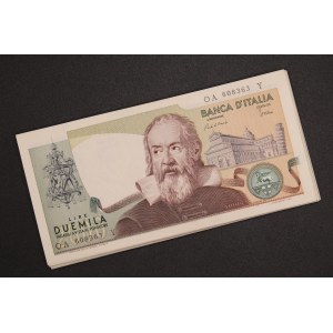 Italy. 1983 2000 Lire 49 Pieces
