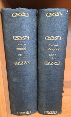 Staatsgesetzblatt für die Republik Österreich 2 banden 1919-1920 [OFFICIAL DAY OF THE REPUBLIC OF AUSTRIA].