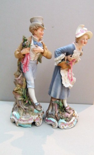 Figures-pair