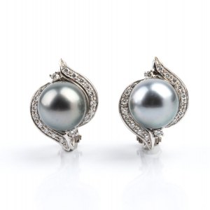 LO STILNOVO, Diamond Tahitian pearl gold pair of earrings