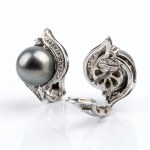 LO STILNOVO, Diamond Tahitian pearl gold pair of earrings