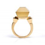 GUCCI, Chiodo Collection: gold ring with smoky quartz