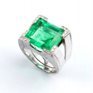 FIORETTI, Emerald diamond gold band ring