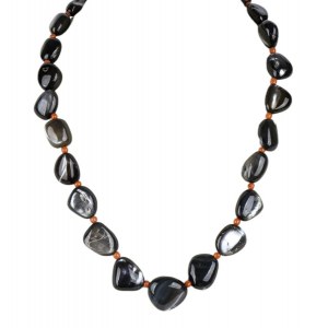 Mother of pearl and Mediterranean coral necklace
