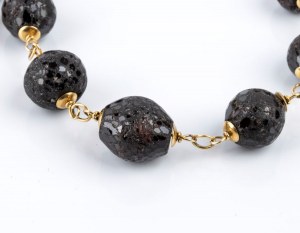 Necklace and bracelet with gold and quartz