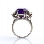 Gold ring with diamonds and amethyst
