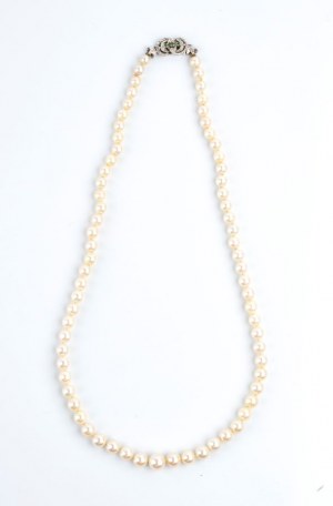 Gold emerald pearl necklace