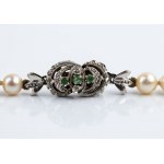 Gold emerald pearl necklace