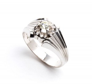 Gold diamond ring