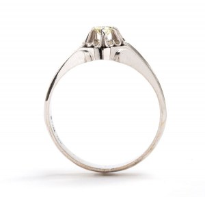 Gold diamond ring