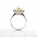 Pearl diamond white gold ring