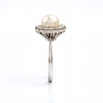 Pearl diamond white gold ring