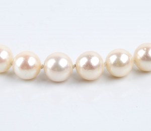 Diamond gold pearl necklace