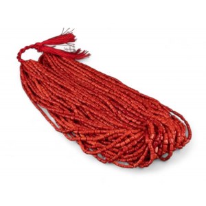 Lot of 37 coral strands