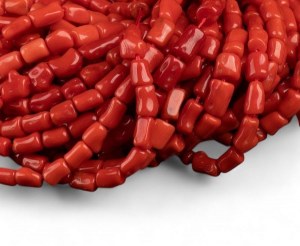 Lot of 37 coral strands