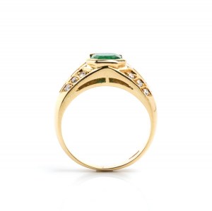Diamond gold band ring