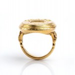 Gold ring with noble seal