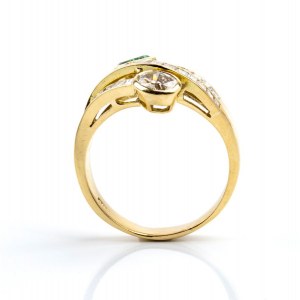 Diamond emerald gold ring