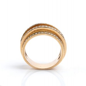 Diamond gold ring
