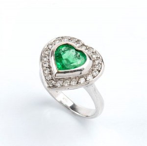 Gold emerald diamond ring