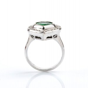 Gold emerald diamond ring