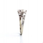 Diamond gold contrarié ring