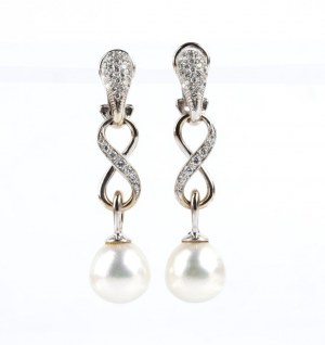 Pair of diamond and pearl pendant ear clip