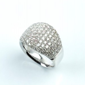 Diamond gold band ring
