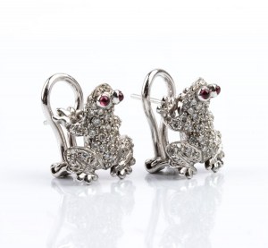 Gold frog shaped diamonds earrings