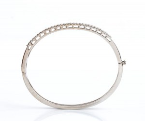 Diamond rigid gold bracelet