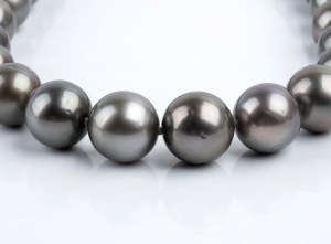 Tahitian pearl necklace
