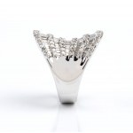 Gold diamond-paved saddle motif band ring