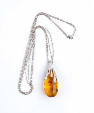 Diamond ambroid gold necklace